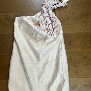 Alexia Admor New York Champagne Gold One shoulder party dress